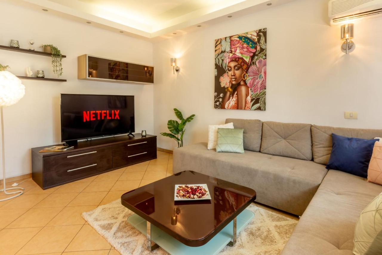 Appartamento 1br With Jacuzzi Near Herastrau: Ideal Getaway *