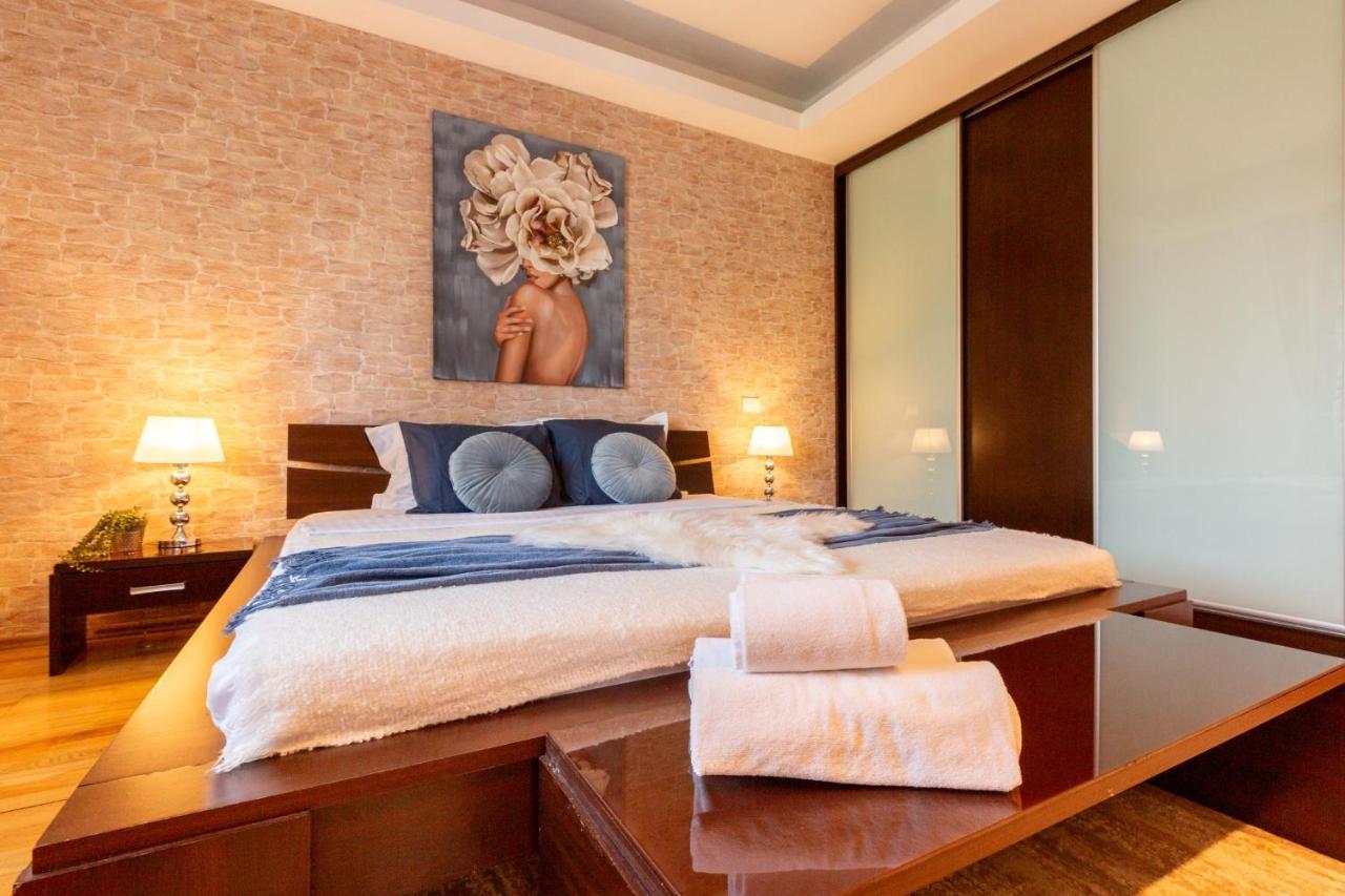 Appartamento 1br With Jacuzzi Near Herastrau: Ideal Getaway Bucarest